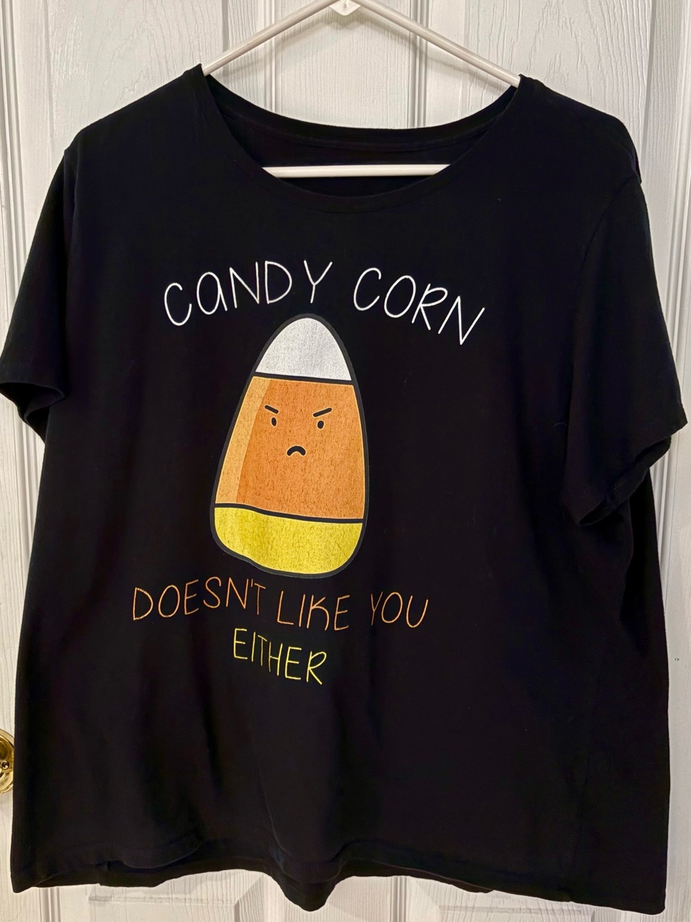 Women’s Black 'Candy Corn Doesn't Like You Either' Graphic Tee. XXL